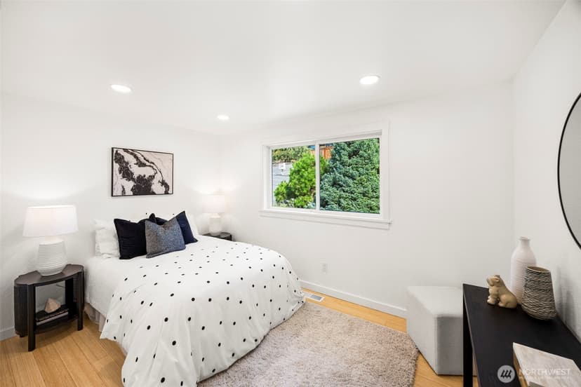 Property photo for 18217 62nd Avenue NE, Kenmore photo 19