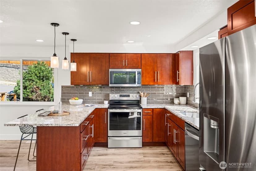 Property photo for 18217 62nd Avenue NE, Kenmore photo 12