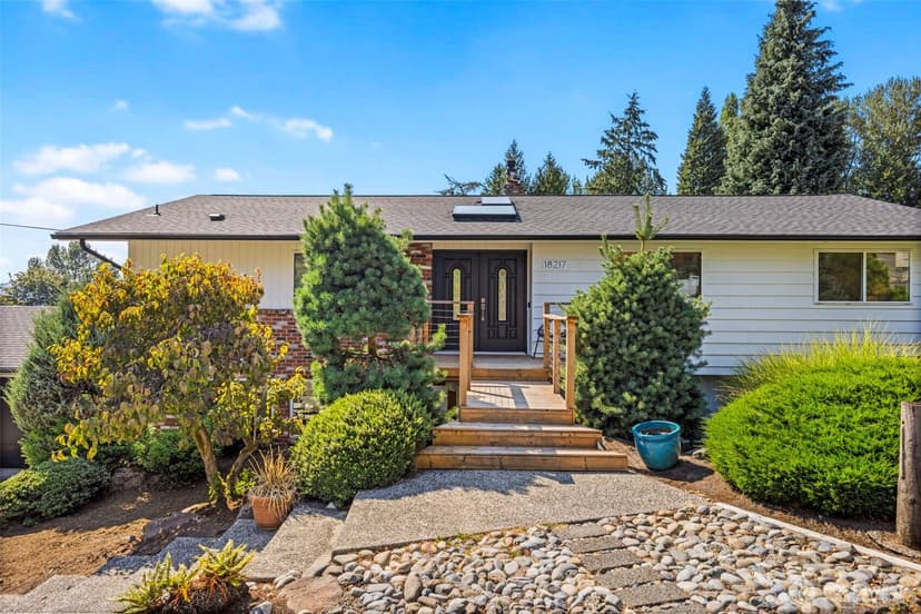 Property photo for 18217 62nd Avenue NE, Kenmore photo 2