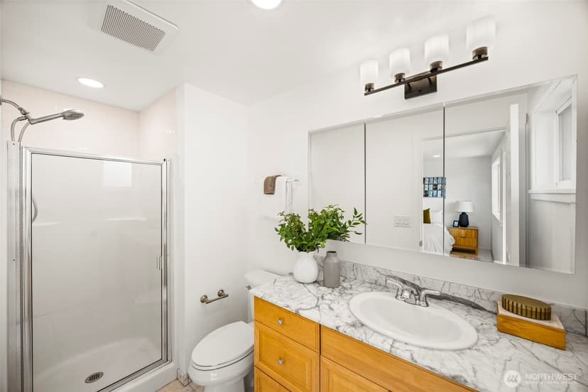 Property photo for 18217 62nd Avenue NE, Kenmore photo 18