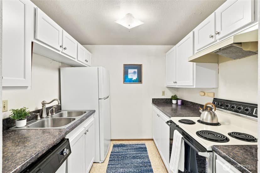 Property photo for 19857 25th Avenue NE #201, Shoreline photo 7