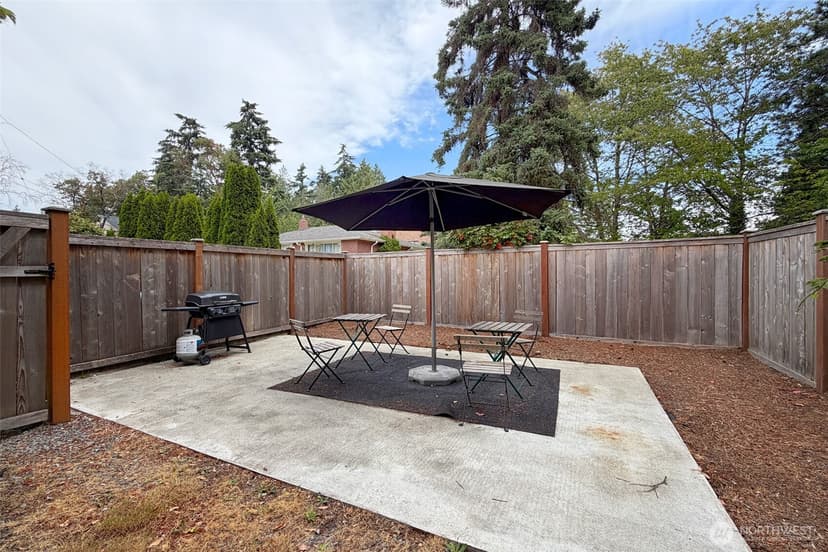 Property photo for 11310 5th Avenue NE, Seattle photo 9