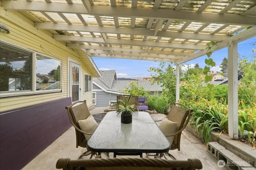 Property photo for 116 E Farnham Avenue, Chelan photo 14