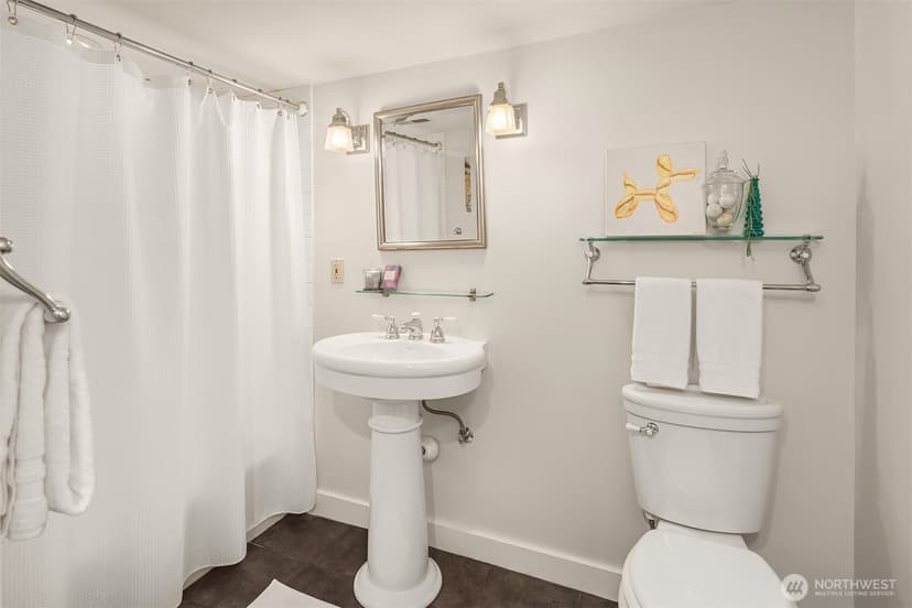 Property photo for 930 20th Avenue E, Seattle photo 32