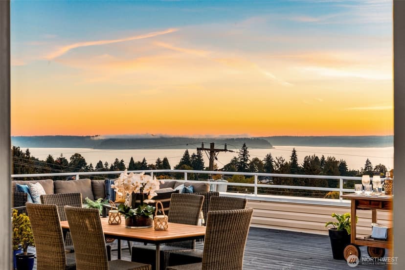 Property photo for 4527 45th Avenue SW #402S, Seattle photo 3