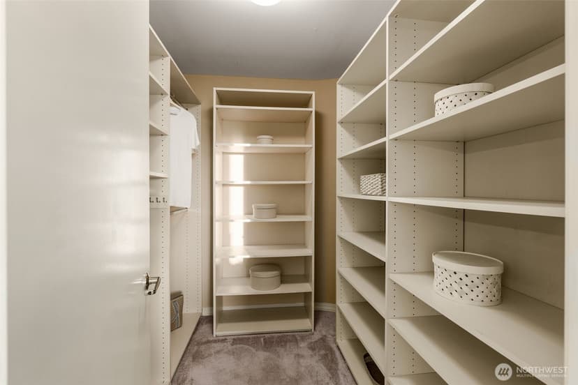 Property photo for 4527 45th Avenue SW #402S, Seattle photo 20