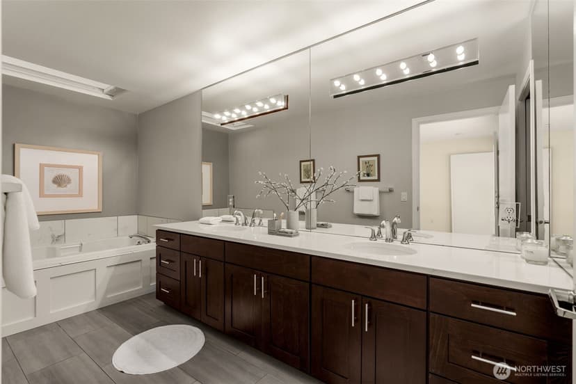 Property photo for 4527 45th Avenue SW #402S, Seattle photo 21