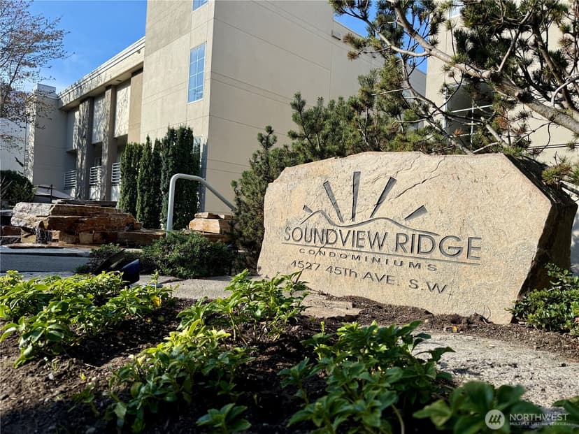Property photo for 4527 45th Avenue SW #402S, Seattle photo 29