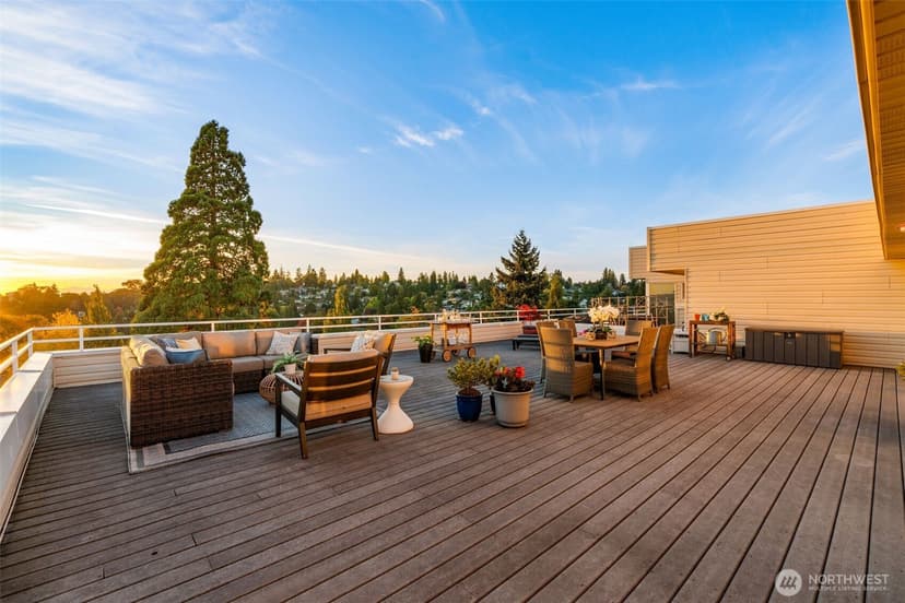Property photo for 4527 45th Avenue SW #402S, Seattle photo 6