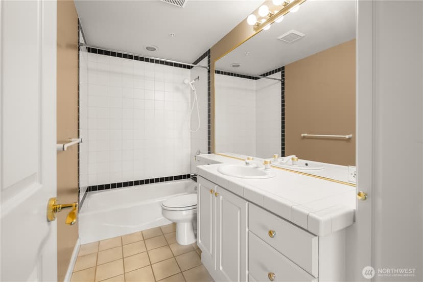 Property photo for 3300 Meridian Avenue N #302, Seattle photo 22
