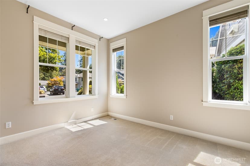 Property photo for 15381 129th Avenue NE, Woodinville photo 8