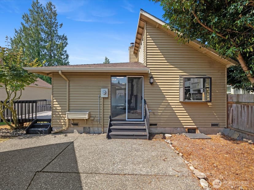 Property photo for 9408 1st Drive SE, Everett photo 30