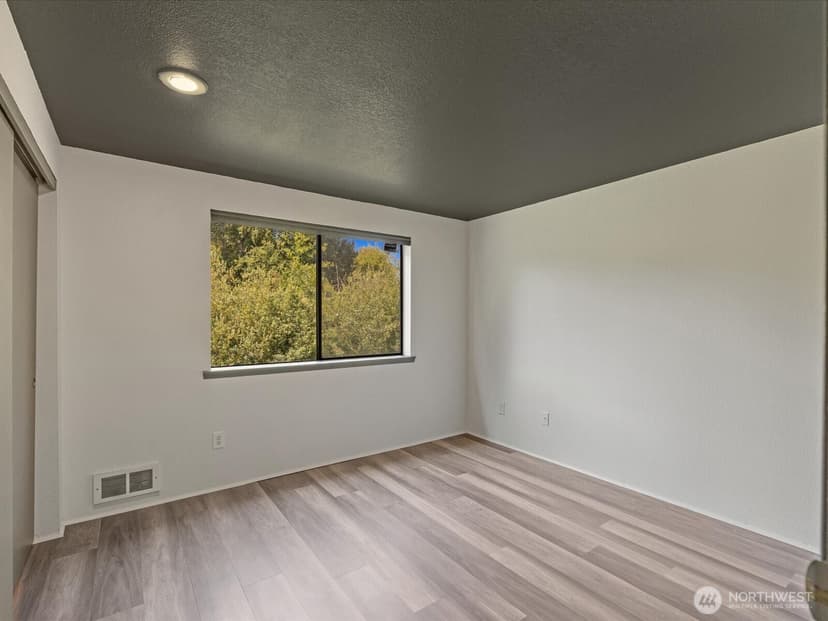 Property photo for 9408 1st Drive SE, Everett photo 17