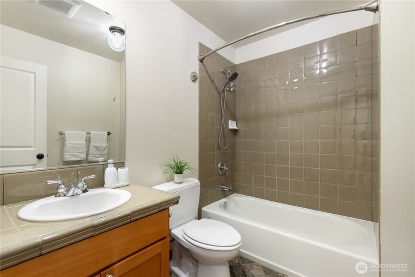 Property photo for 1939 10th Avenue W #B, Seattle photo 17