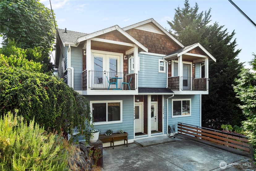 Property photo for 1939 10th Avenue W #B, Seattle photo 2