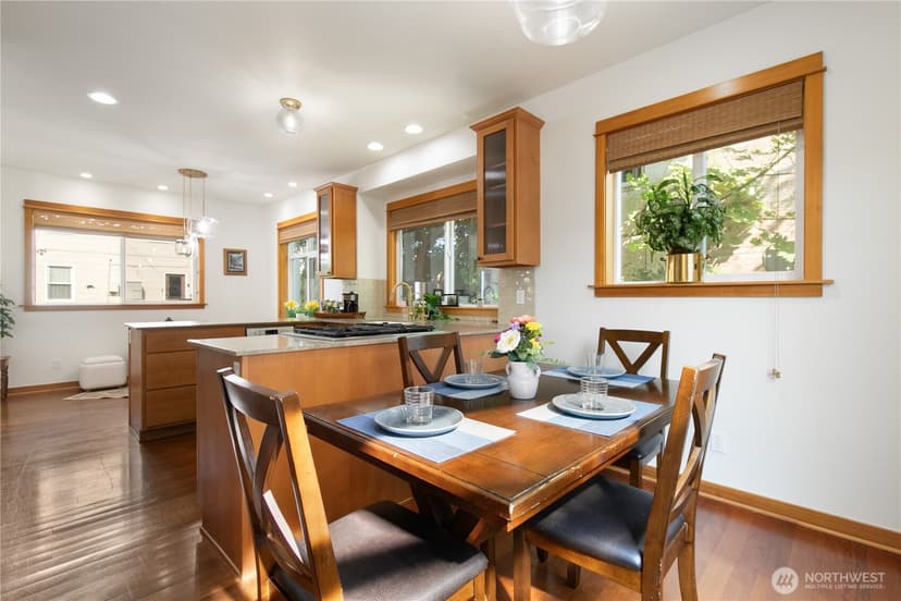 Property photo for 1939 10th Avenue W #B, Seattle photo 6