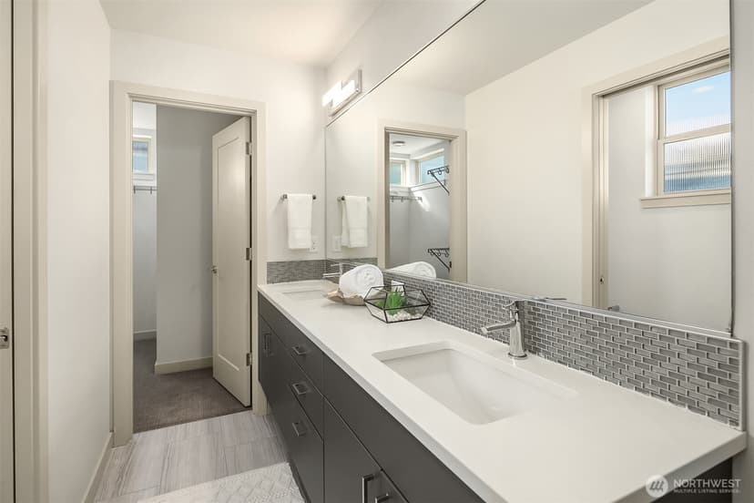 Property photo for 116 W Florentia Street #A, Seattle photo 16