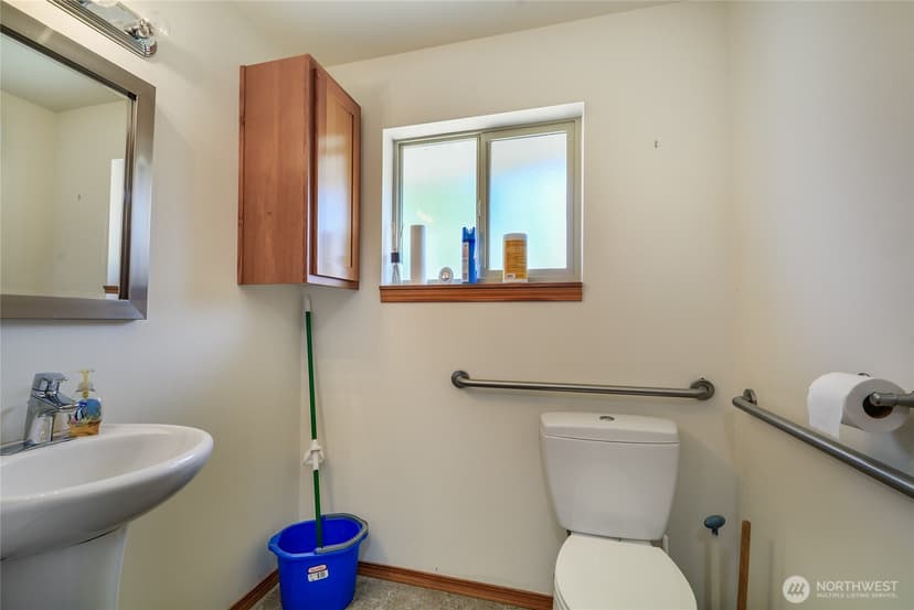 Property photo for 8021 State Avenue, Marysville photo 12