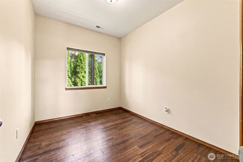 Property photo for 1011 94th Drive NE, Lake Stevens photo 15
