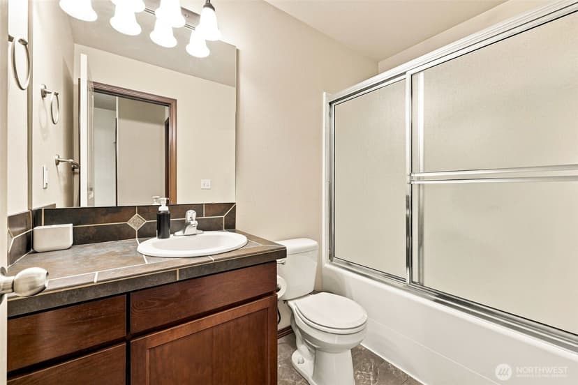 Property photo for 1011 94th Drive NE, Lake Stevens photo 16