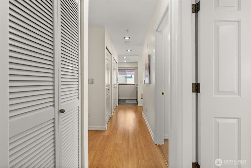 Property photo for 712 E Denny Way #501, Seattle photo 6