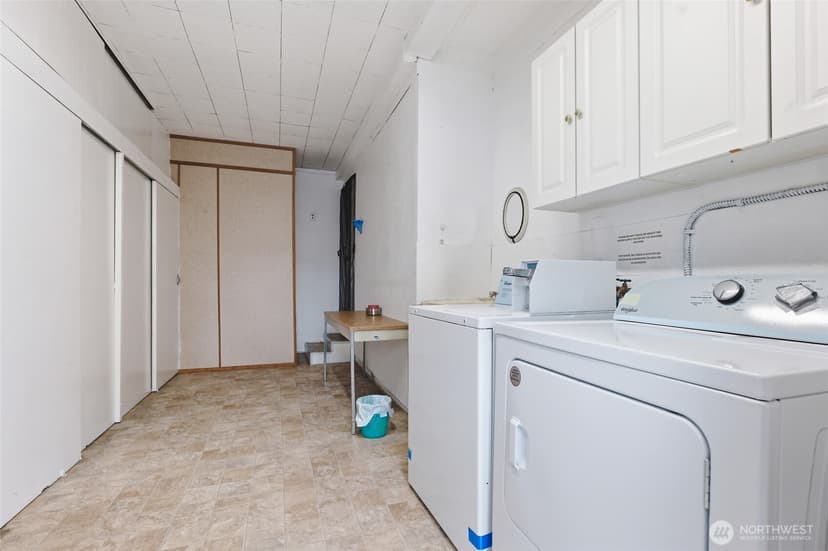 Property photo for 6323 100th Street SW, Lakewood photo 30