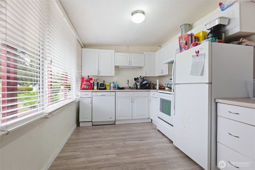 Property photo for 6323 100th Street SW, Lakewood photo 17
