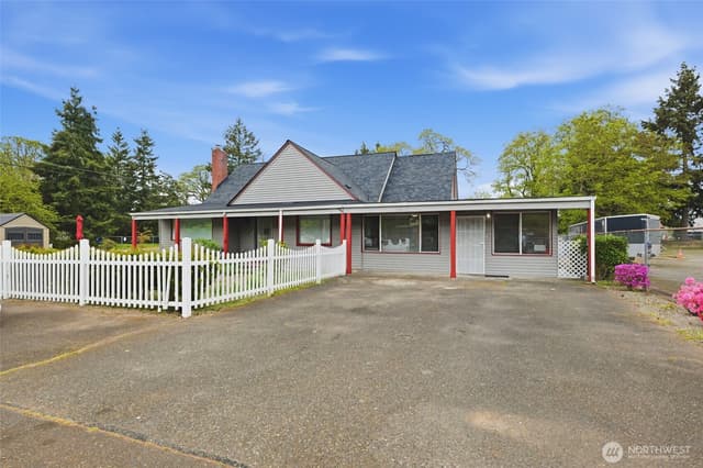 Property photo for 6323 100th Street SW, Lakewood photo 3