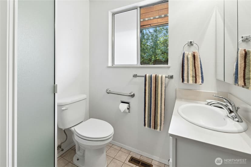 Property photo for 8826 Cascadia Avenue, Everett photo 22