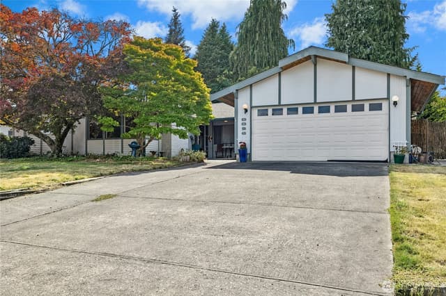 Property photo for 8826 Cascadia Avenue, Everett photo 3