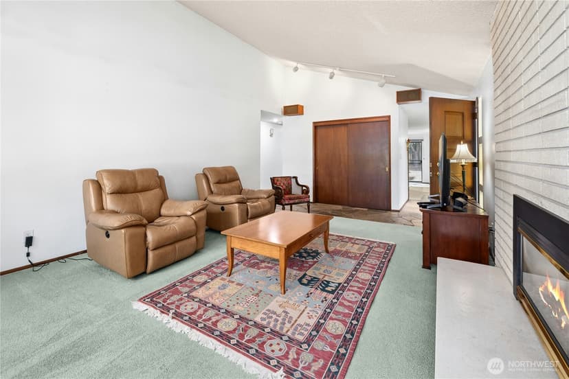 Property photo for 8826 Cascadia Avenue, Everett photo 9