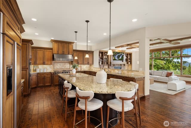 Property photo for 522 Timber Creek Drive NW, Issaquah photo 4