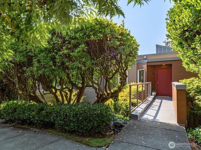 Property photo for 101 NW 58th Street #12, Seattle photo 4