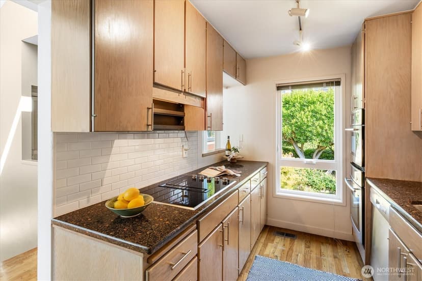 Property photo for 101 NW 58th Street #12, Seattle photo 19