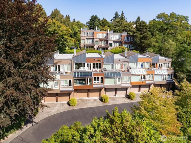 Property photo for 101 NW 58th Street #12, Seattle photo 2