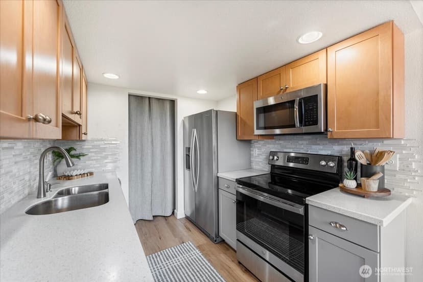Property photo for 7304 Skyview Lane #H303, Tacoma photo 13