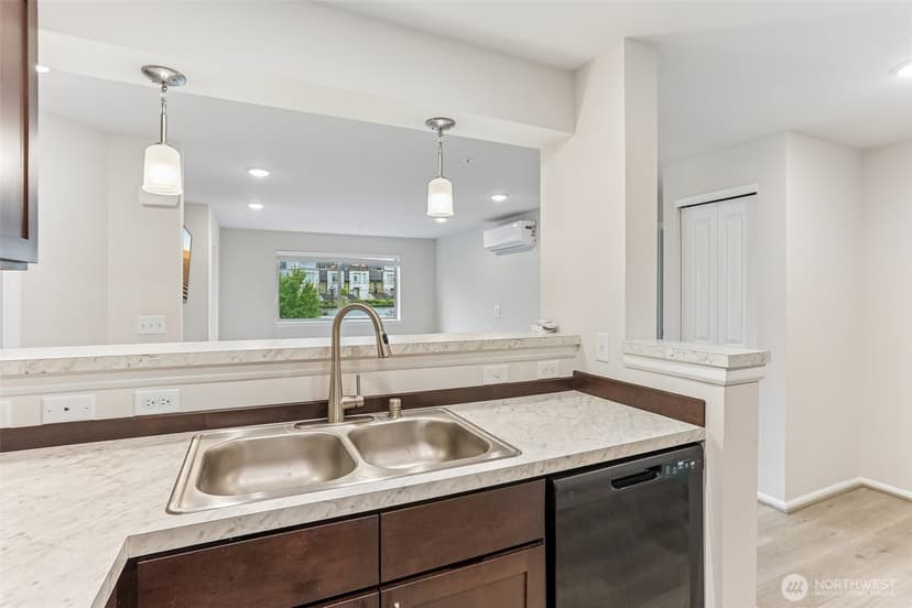 Property photo for 921 Westridge Way NE #304, Issaquah photo 12