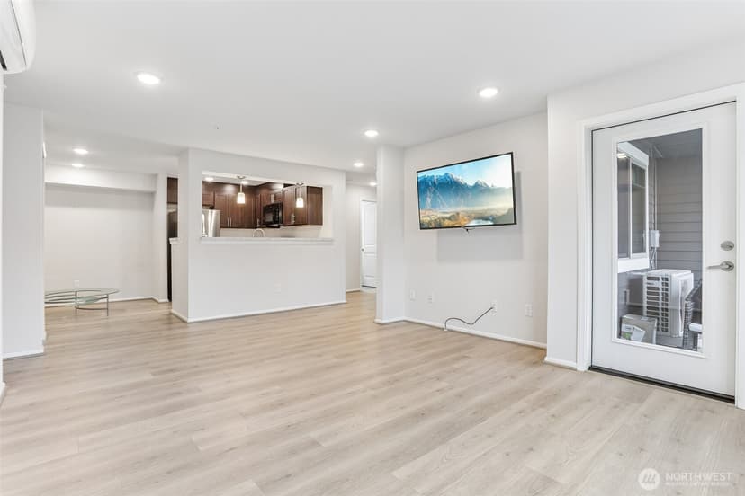 Property photo for 921 Westridge Way NE #304, Issaquah photo 17