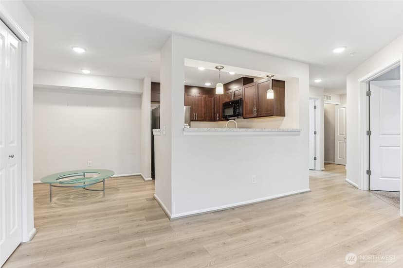 Property photo for 921 Westridge Way NE #304, Issaquah photo 16