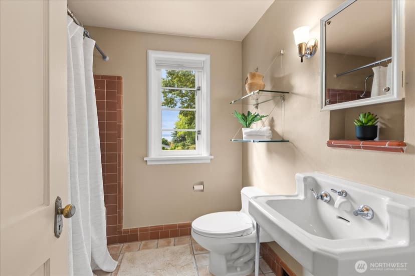 Property photo for 10037 15th Avenue NW, Seattle photo 21