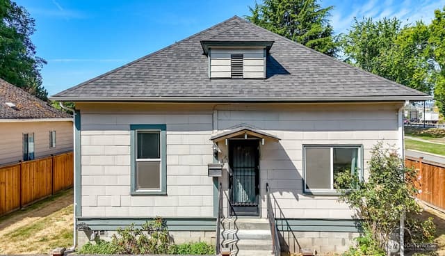 Property photo for 503 5th Avenue S, Kent photo 2