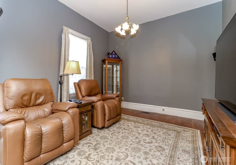Property photo for 503 5th Avenue S, Kent photo 9
