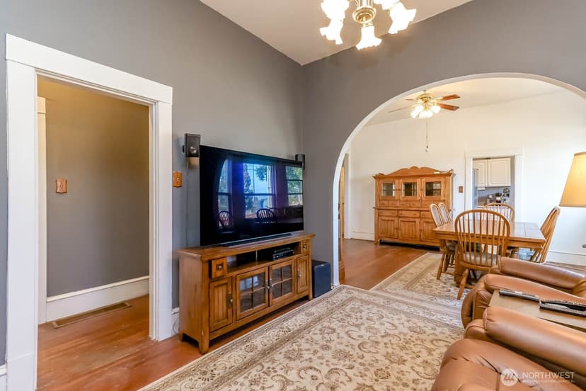 Property photo for 503 5th Avenue S, Kent photo 8