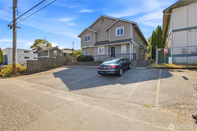 Property photo for 1939 I Street #B, Tacoma photo 2