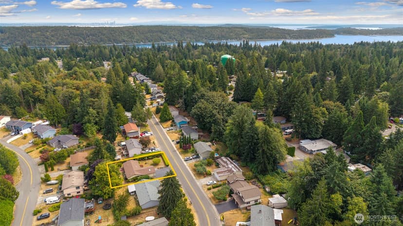 Property photo for 2920 Aegean Boulevard, Bremerton photo 40