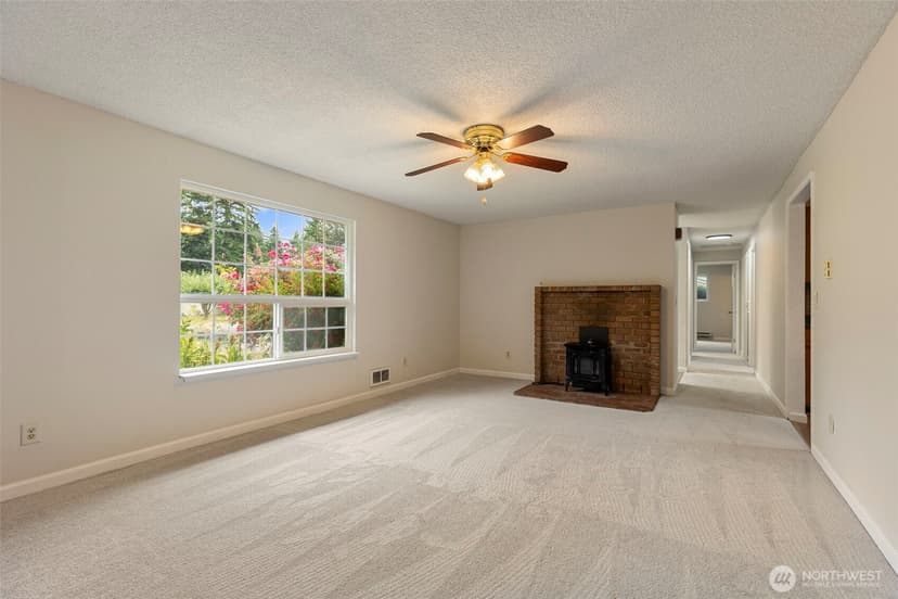 Property photo for 2920 Aegean Boulevard, Bremerton photo 9