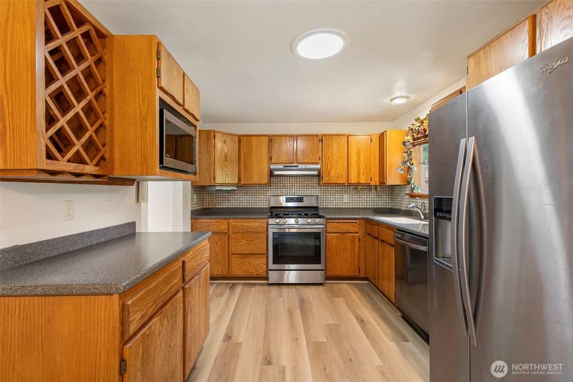 Property photo for 2920 Aegean Boulevard, Bremerton photo 11