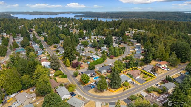 Property photo for 2920 Aegean Boulevard, Bremerton photo 2