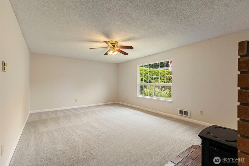Property photo for 2920 Aegean Boulevard, Bremerton photo 7