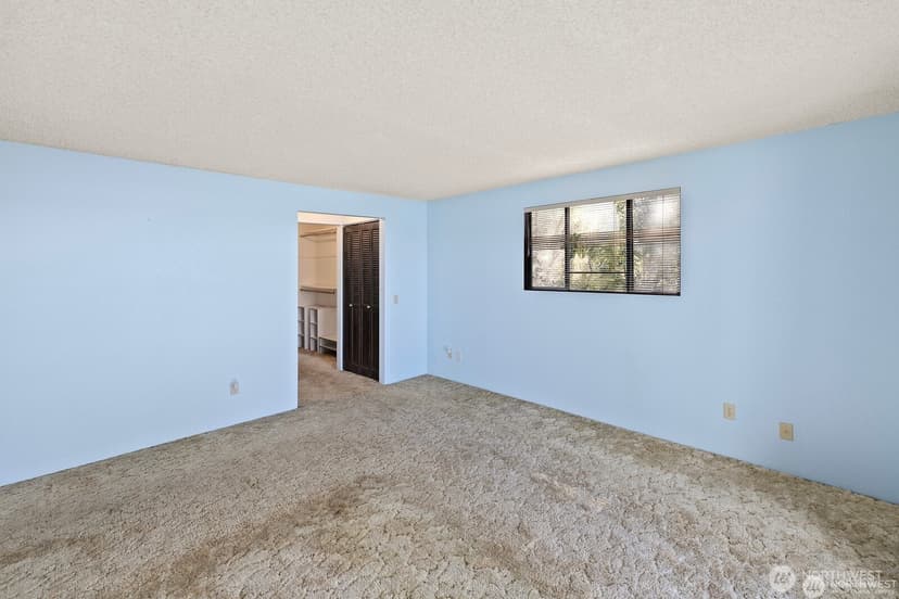 Property photo for 7821 East Side Drive NE, Tacoma photo 11